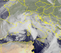 immagine meteosat del vortice ciclonico sulle Baleari responsabile della valanga d'acqua caduta sulla Sardegna